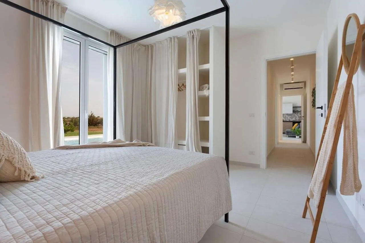 San Lorenzo Beach Villa Reitani